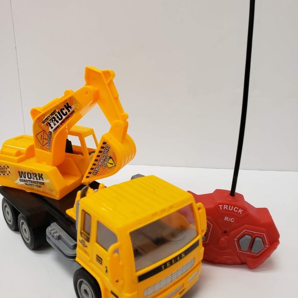 New Remote Controlled Excavator - Picture 9 of 9